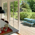 Semesterbostad Classic Summer House 500 Meters From The Gilleleje