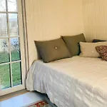 Semesterbostad Classic Summer House 500 Meters From The